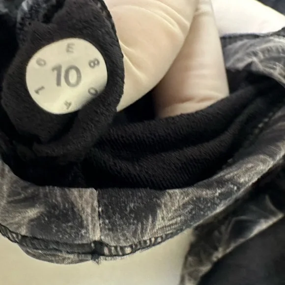 Lululemon Free To Be Zen Sports Bra Gray Feather ⚫️ - Picture 4 of 4